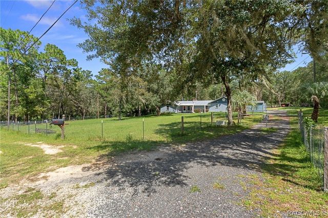 977 S Bea Avenue, Inverness, FL 34452