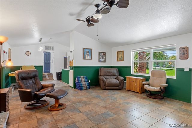 977 S Bea Avenue, Inverness, FL 34452