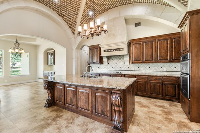 68 Brook Ridge, Fair Oaks Ranch, TX 78015