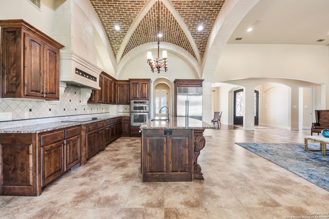 68 Brook Ridge, Fair Oaks Ranch, TX 78015