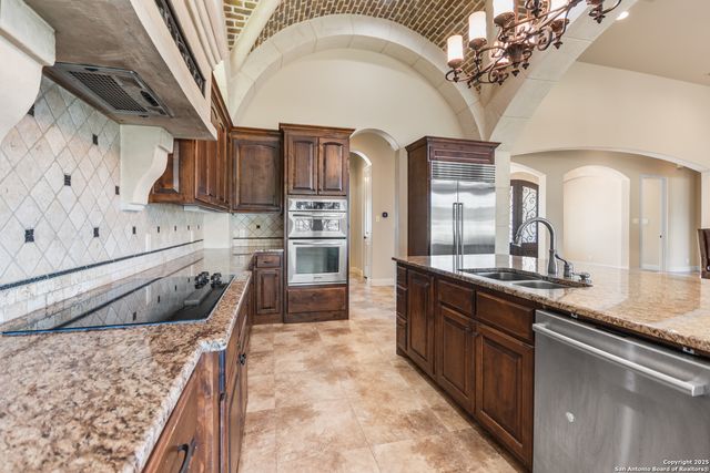 68 Brook Ridge, Fair Oaks Ranch, TX 78015