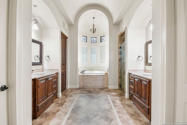 68 Brook Ridge, Fair Oaks Ranch, TX 78015