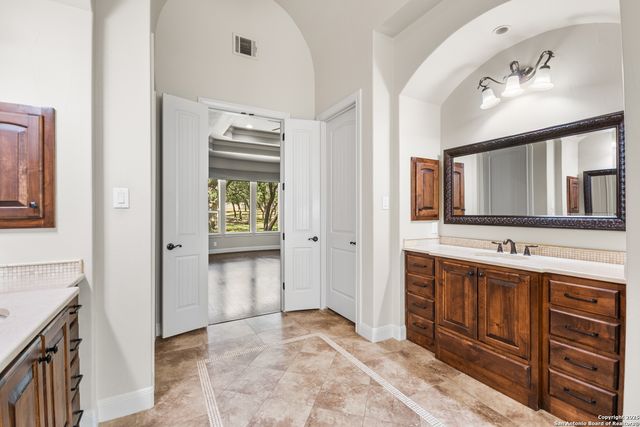 68 Brook Ridge, Fair Oaks Ranch, TX 78015
