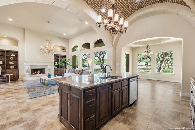 68 Brook Ridge, Fair Oaks Ranch, TX 78015
