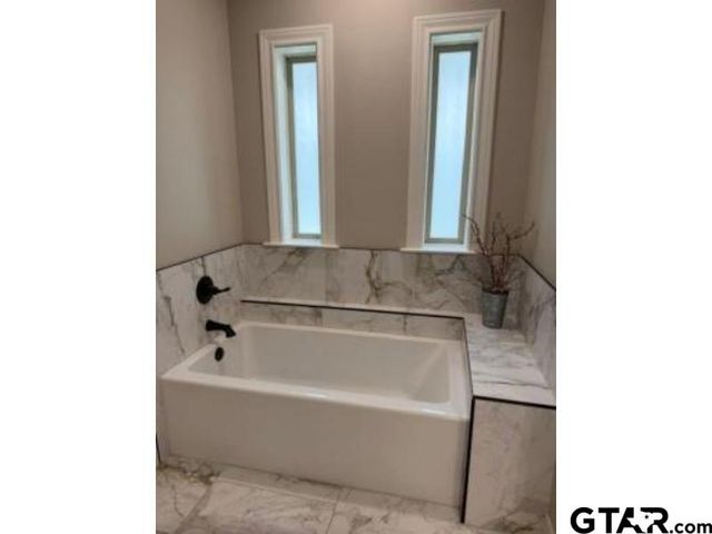 245 Kathryns Ct, Mount Pleasant, TX 75455