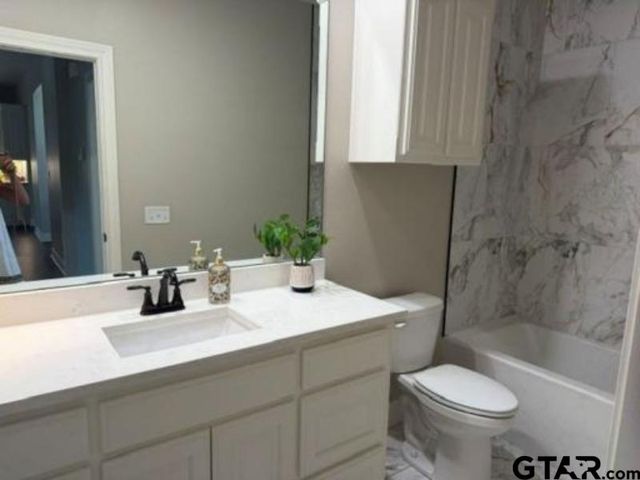 245 Kathryns Ct, Mount Pleasant, TX 75455
