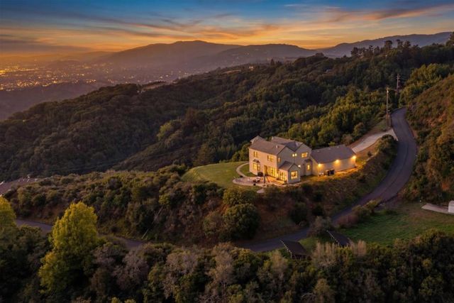 17599 Montebello Road, Cupertino, CA 95014