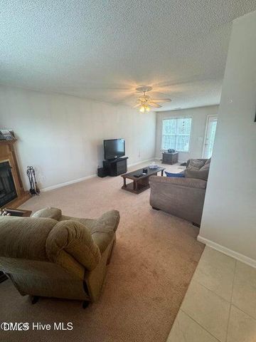 124 Stockbridge Drive, Selma, NC 27576