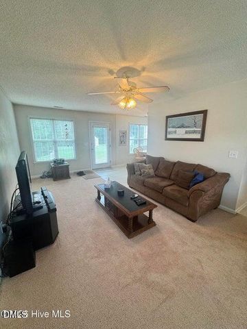 124 Stockbridge Drive, Selma, NC 27576