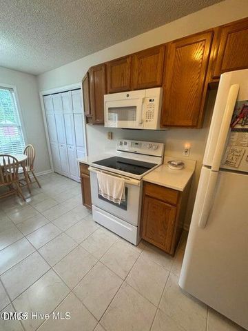 124 Stockbridge Drive, Selma, NC 27576
