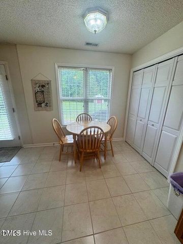 124 Stockbridge Drive, Selma, NC 27576
