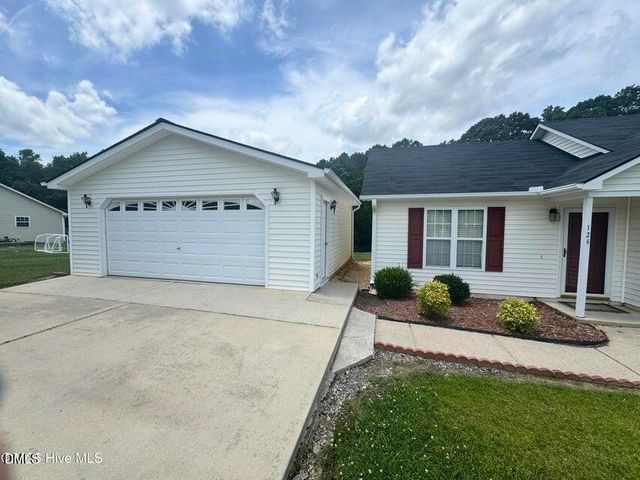 124 Stockbridge Drive, Selma, NC 27576
