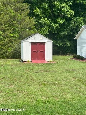 124 Stockbridge Drive, Selma, NC 27576