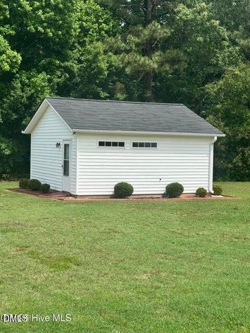 124 Stockbridge Drive, Selma, NC 27576