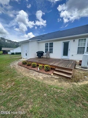 124 Stockbridge Drive, Selma, NC 27576