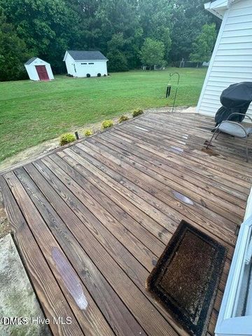 124 Stockbridge Drive, Selma, NC 27576