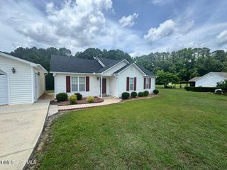 124 Stockbridge Drive, Selma, NC 27576