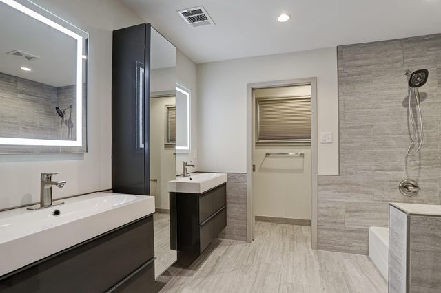 5138 Rutherglenn Drive, Houston, TX 77096
