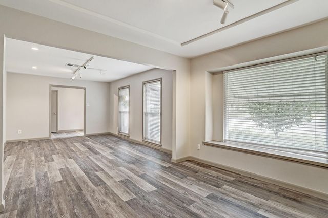 5138 Rutherglenn Drive, Houston, TX 77096