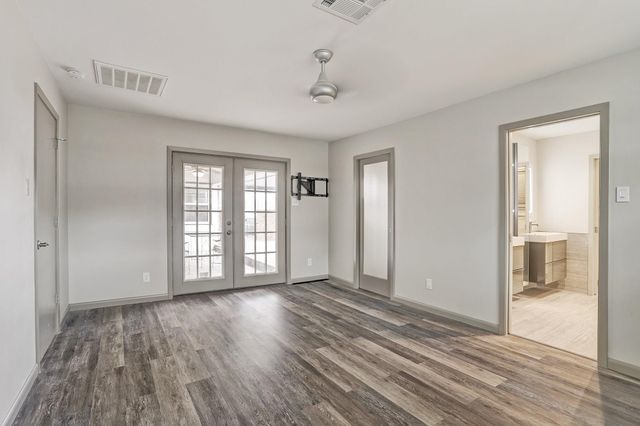 5138 Rutherglenn Drive, Houston, TX 77096