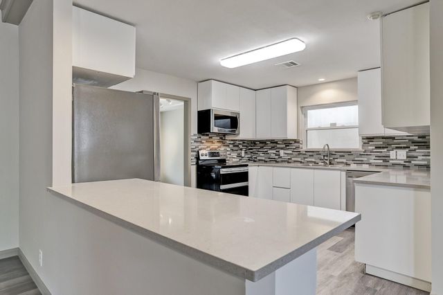 5138 Rutherglenn Drive, Houston, TX 77096
