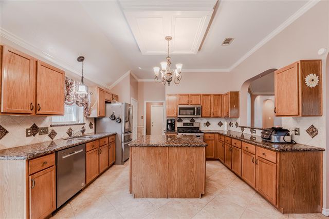 7714 Broken Arrow Street, Baytown, TX 77521