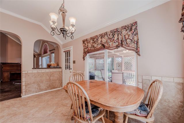 7714 Broken Arrow Street, Baytown, TX 77521