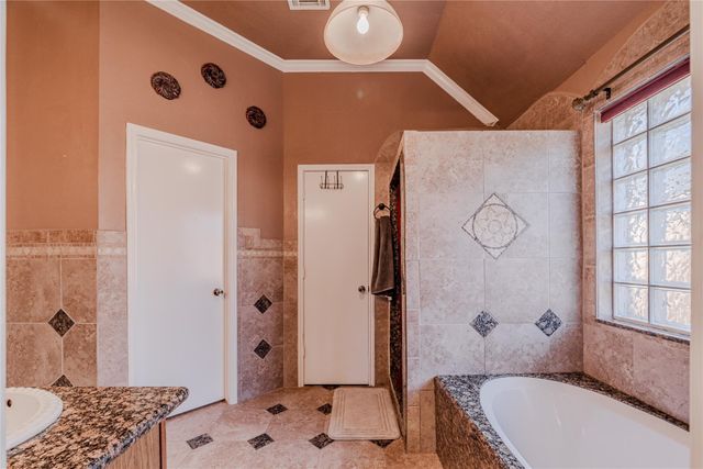 7714 Broken Arrow Street, Baytown, TX 77521