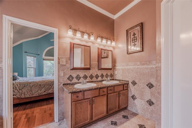 7714 Broken Arrow Street, Baytown, TX 77521