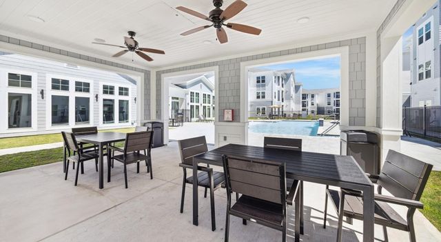 8877 Lakes At 610 Drive 281, Houston, TX 77054