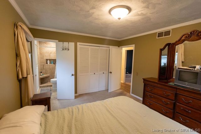 3720 Flemar Drive, Floyds Knobs, IN 47119