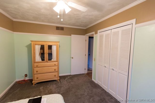 3720 Flemar Drive, Floyds Knobs, IN 47119