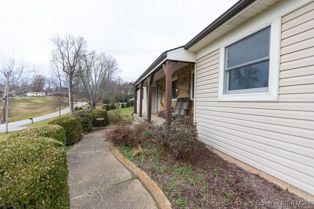 3720 Flemar Drive, Floyds Knobs, IN 47119