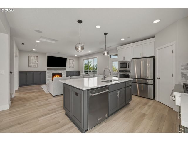 207 W LAUREL St, Washougal, WA 98671