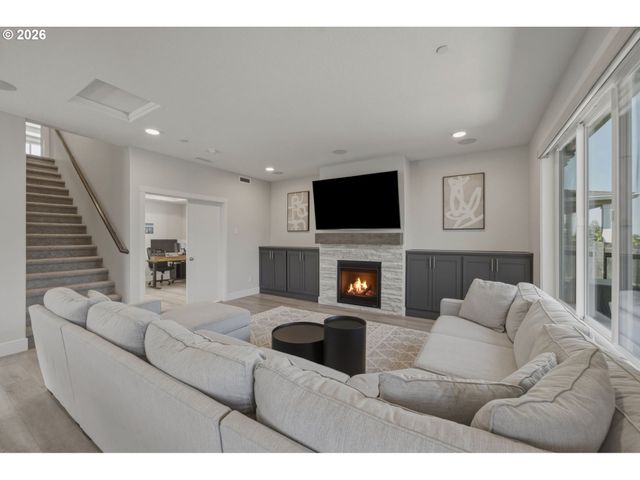 207 W LAUREL St, Washougal, WA 98671