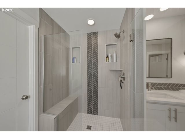207 W LAUREL St, Washougal, WA 98671