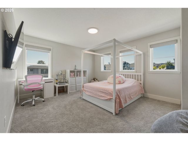 207 W LAUREL St, Washougal, WA 98671
