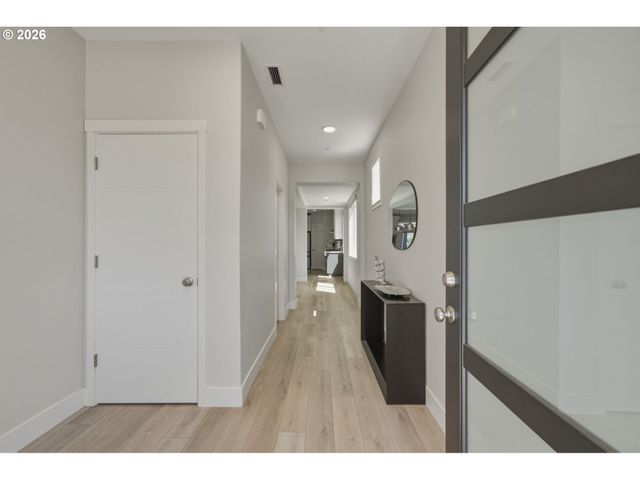 207 W LAUREL St, Washougal, WA 98671