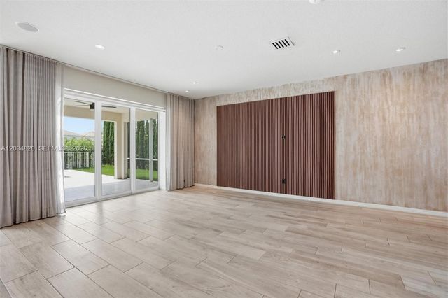 1512 Bursera Ter, Hollywood, FL 33021