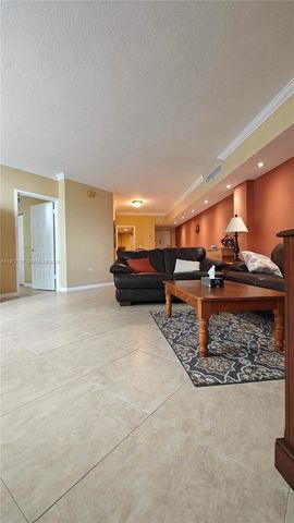 825 Brickell Bay Dr 841, Miami, FL 33131