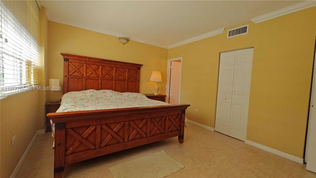 825 Brickell Bay Dr 841, Miami, FL 33131