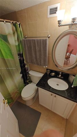 825 Brickell Bay Dr 841, Miami, FL 33131