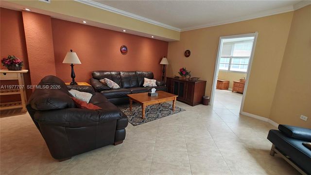 825 Brickell Bay Dr 841, Miami, FL 33131