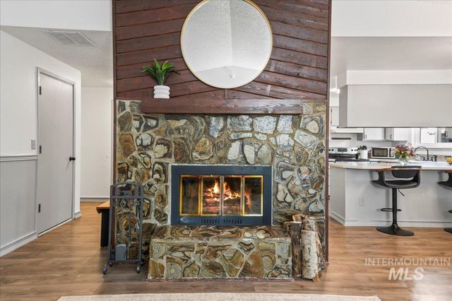 830 S Haskett St, Mountain Home, ID 83647