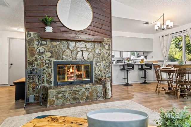830 S Haskett St, Mountain Home, ID 83647