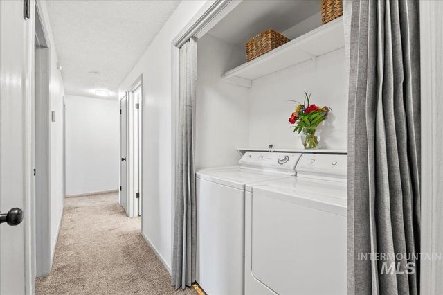 830 S Haskett St, Mountain Home, ID 83647