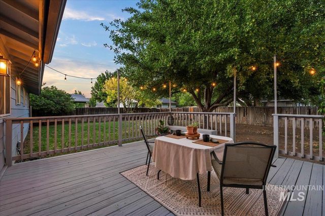 830 S Haskett St, Mountain Home, ID 83647