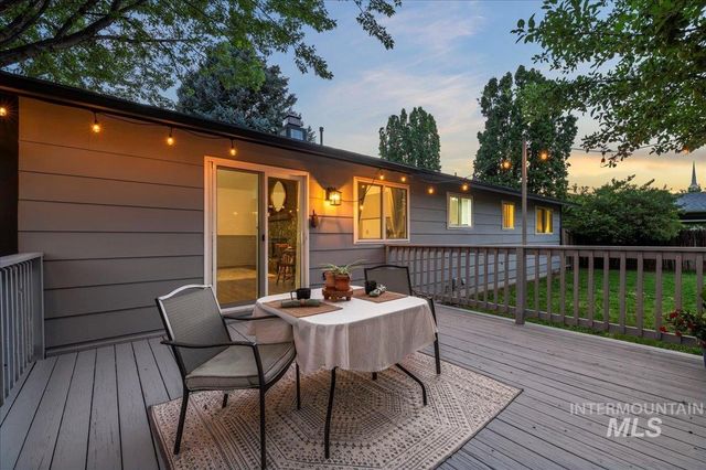 830 S Haskett St, Mountain Home, ID 83647