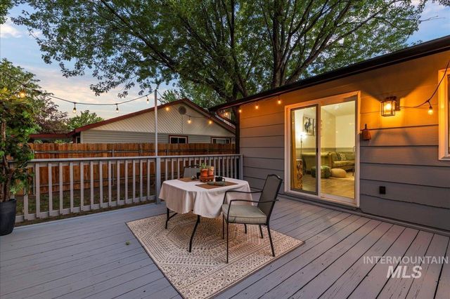 830 S Haskett St, Mountain Home, ID 83647
