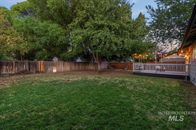 830 S Haskett St, Mountain Home, ID 83647